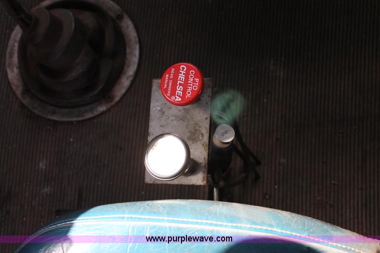 image for item H2992 1992 Freightliner FLD dump truck