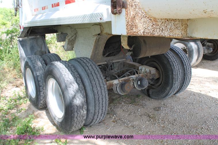 image for item H2994 2000 Clement LW3829 end dump trailer