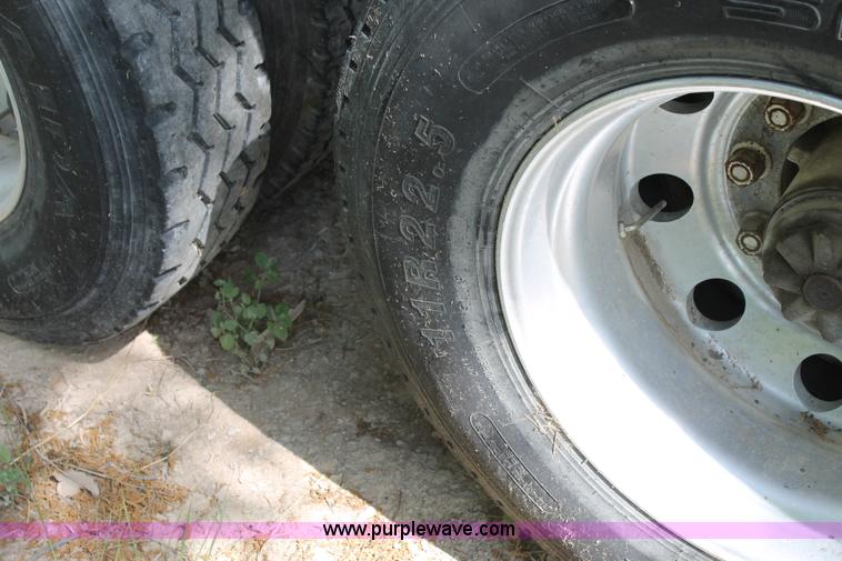 image for item H2994 2000 Clement LW3829 end dump trailer