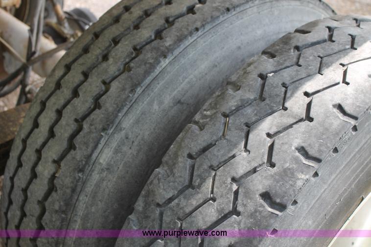 image for item H2994 2000 Clement LW3829 end dump trailer