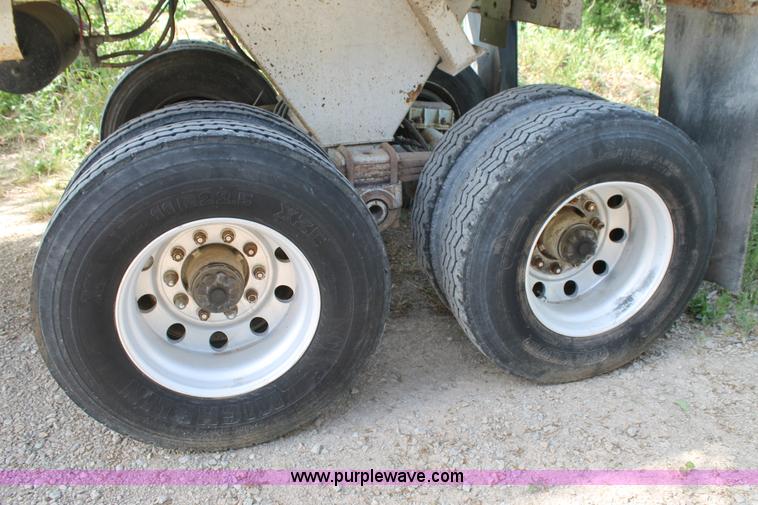 image for item H2994 2000 Clement LW3829 end dump trailer