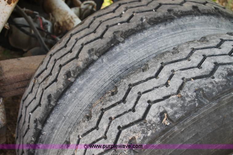 image for item H2994 2000 Clement LW3829 end dump trailer