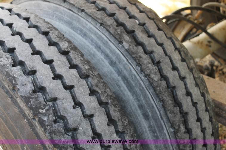 image for item H2994 2000 Clement LW3829 end dump trailer