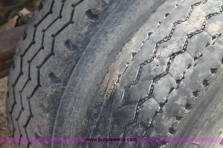 image for item H2995 1999 Clement LW3829-B end dump trailer