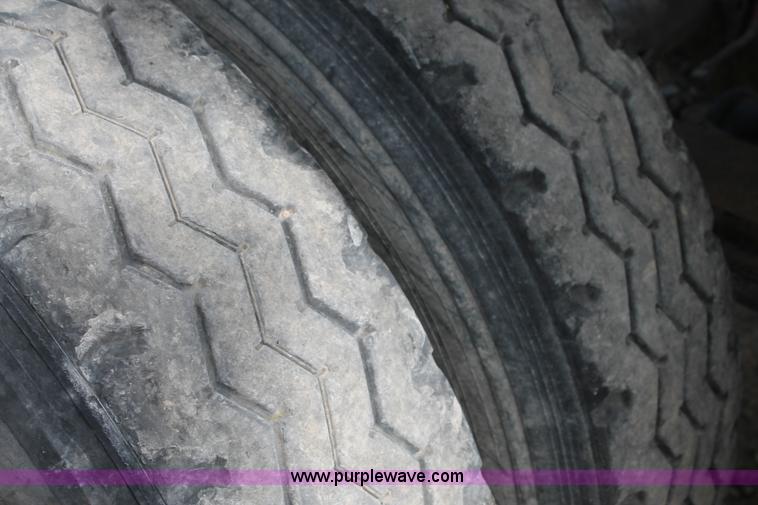 image for item H2995 1999 Clement LW3829-B end dump trailer