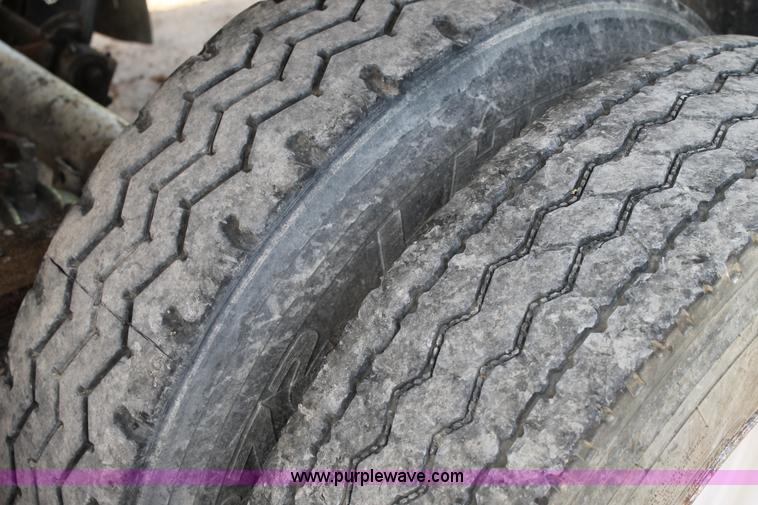 image for item H2995 1999 Clement LW3829-B end dump trailer