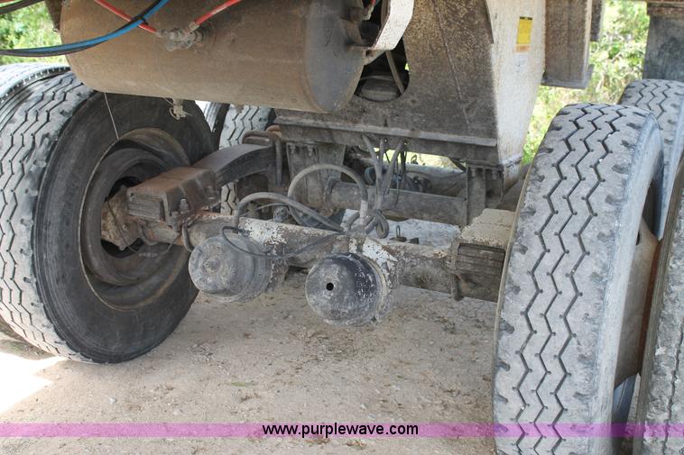 image for item H2995 1999 Clement LW3829-B end dump trailer