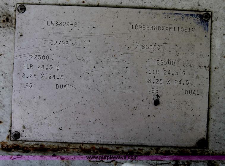 image for item H2995 1999 Clement LW3829-B end dump trailer