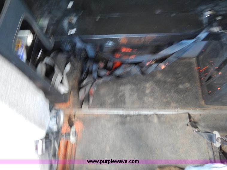 image for item H3372 1996 Volvo WIA Aero semi truck