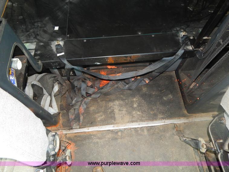 image for item H3372 1996 Volvo WIA Aero semi truck