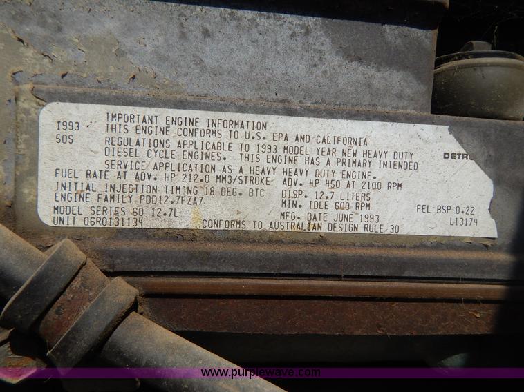 image for item H3373 1994 Volvo WIA semi truck