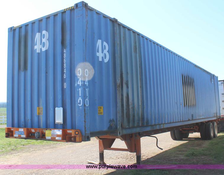 image for item H6050 2001 Stoughton container trailer with container