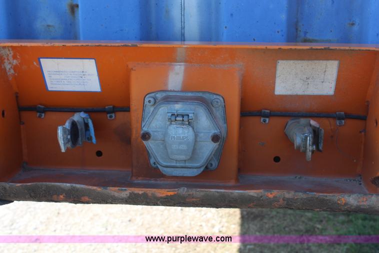 image for item H6050 2001 Stoughton container trailer with container