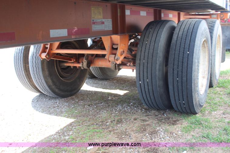 image for item H6050 2001 Stoughton container trailer with container