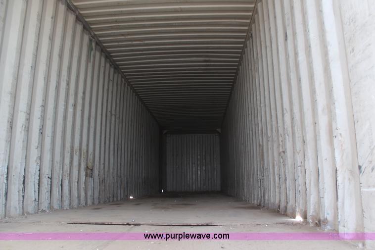 image for item H6050 2001 Stoughton container trailer with container