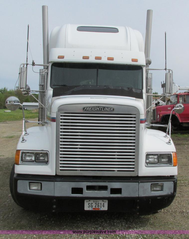 image for item I4176 1996 Freightliner FLD semi truck