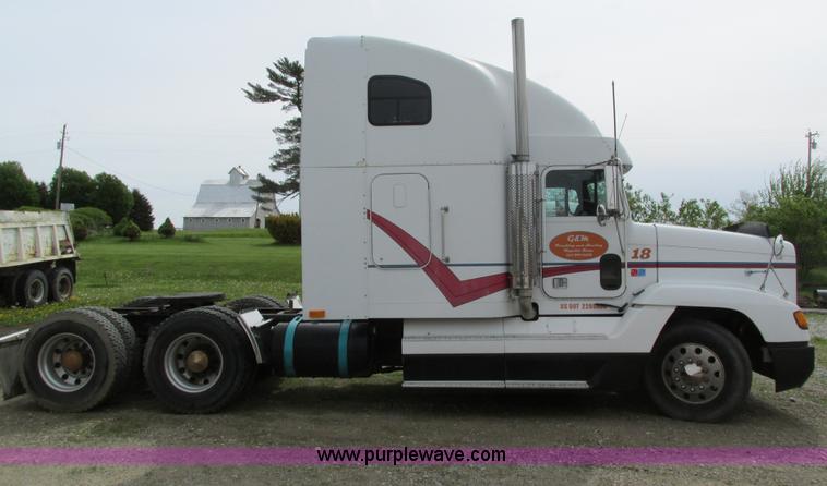image for item I4176 1996 Freightliner FLD semi truck