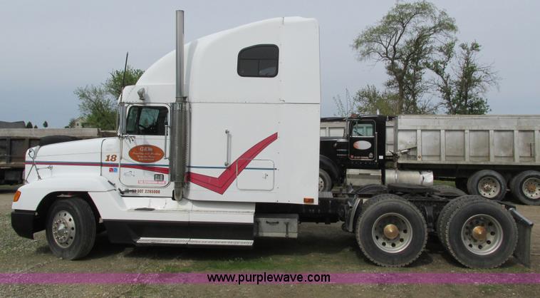 image for item I4176 1996 Freightliner FLD semi truck