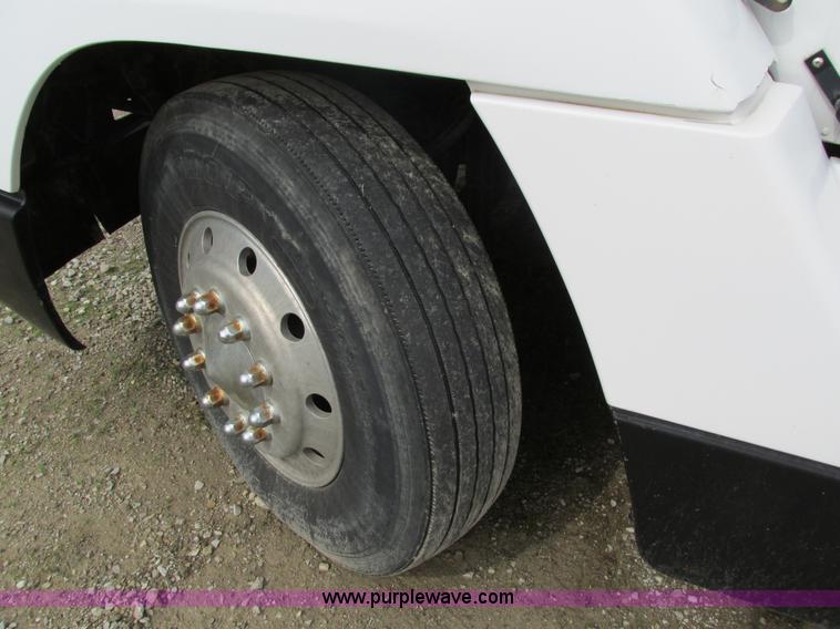 image for item I4176 1996 Freightliner FLD semi truck