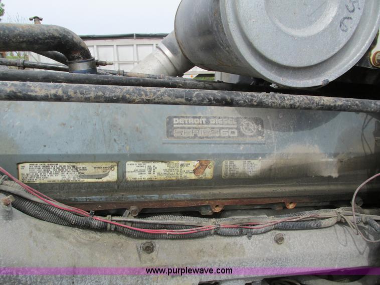 image for item I4176 1996 Freightliner FLD semi truck