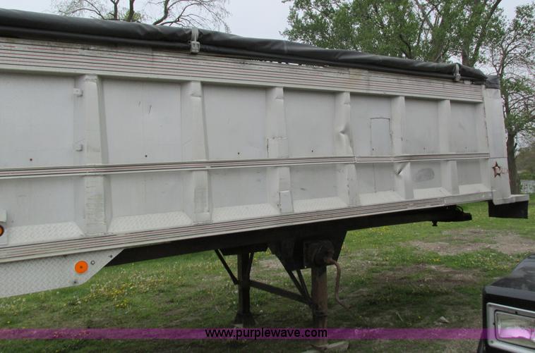 image for item I4178 1991 Trailstar aluminum end dump trailer