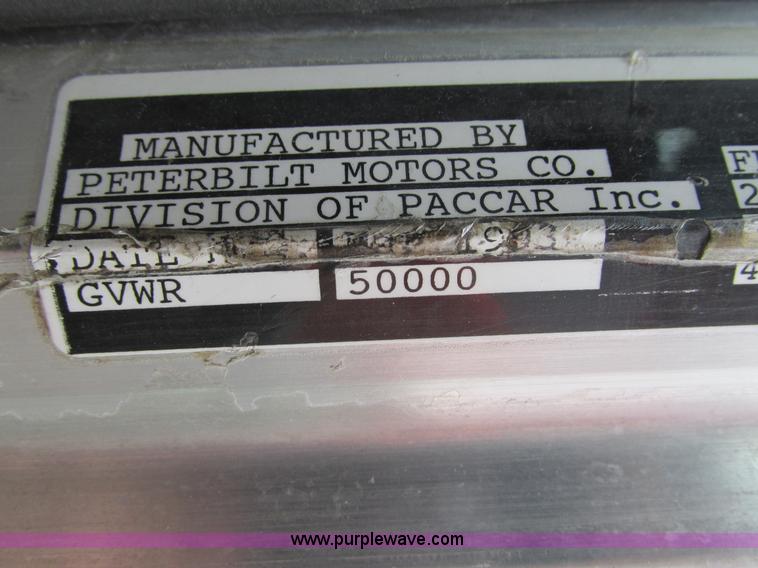 image for item I4179 1993 Peterbilt 378 semi truck