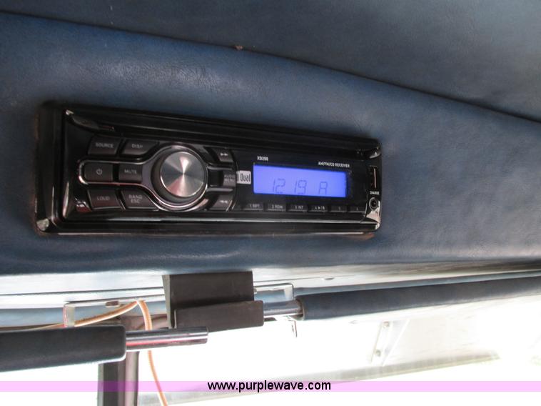 image for item I4179 1993 Peterbilt 378 semi truck