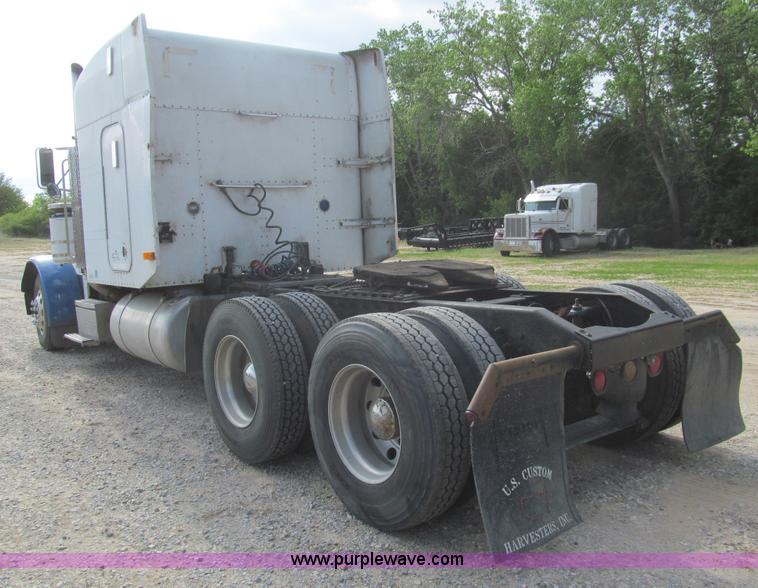 image for item I7016 1998 Peterbilt 379 semi truck