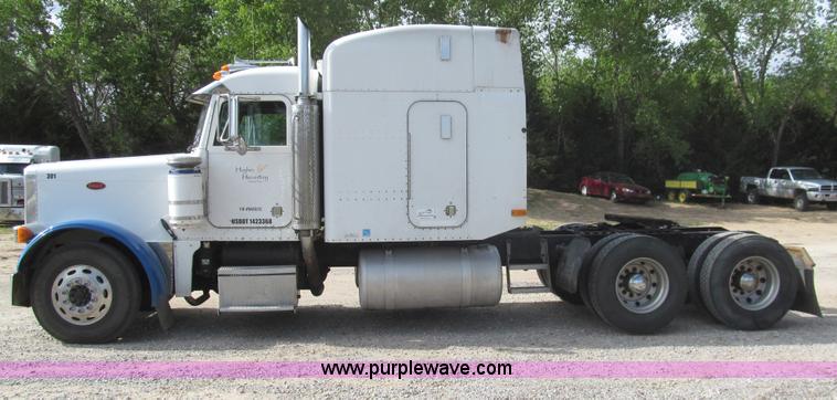 image for item I7016 1998 Peterbilt 379 semi truck