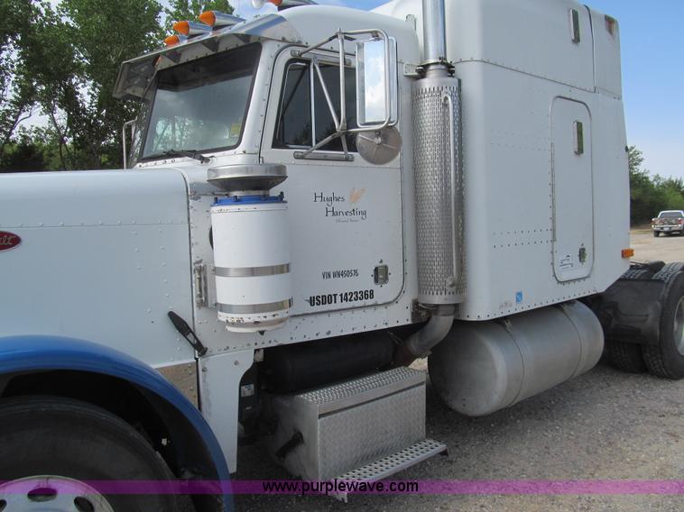 image for item I7016 1998 Peterbilt 379 semi truck