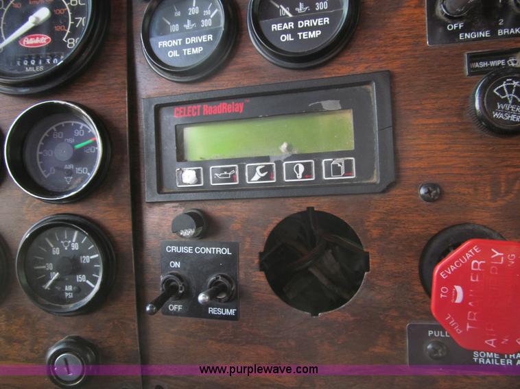 image for item I7016 1998 Peterbilt 379 semi truck