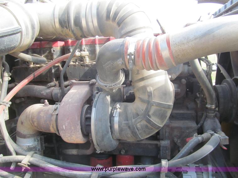 image for item I7016 1998 Peterbilt 379 semi truck