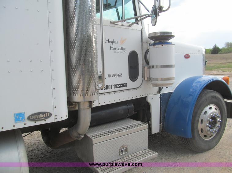 image for item I7016 1998 Peterbilt 379 semi truck