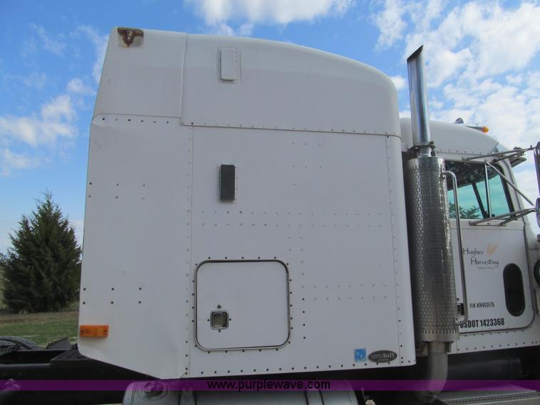 image for item I7016 1998 Peterbilt 379 semi truck