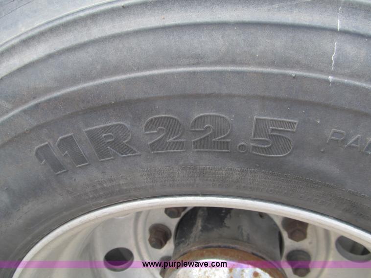 image for item I7016 1998 Peterbilt 379 semi truck