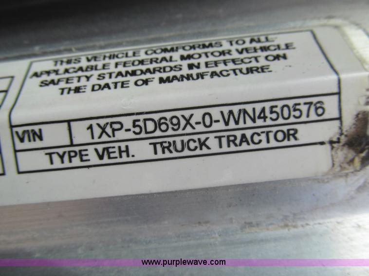 image for item I7016 1998 Peterbilt 379 semi truck