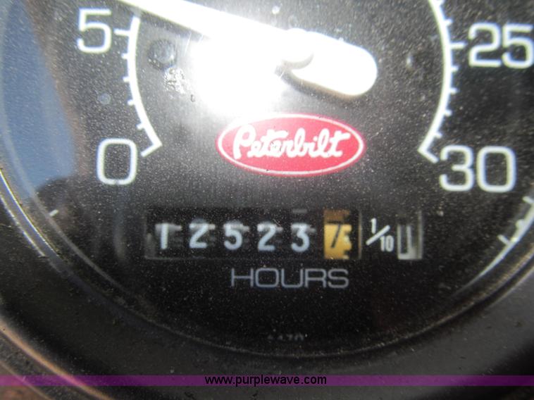 image for item I7036 2000 Peterbilt 330 semi truck