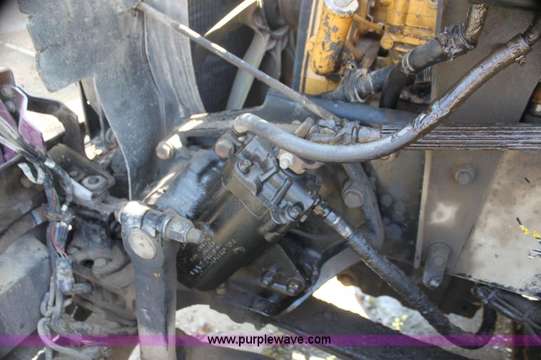 image for item I7407 2006 Kenworth semi truck