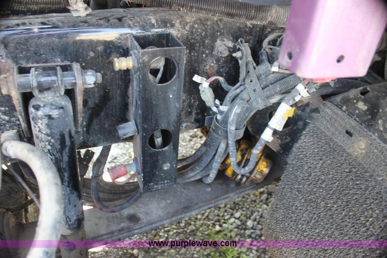 image for item I7407 2006 Kenworth semi truck