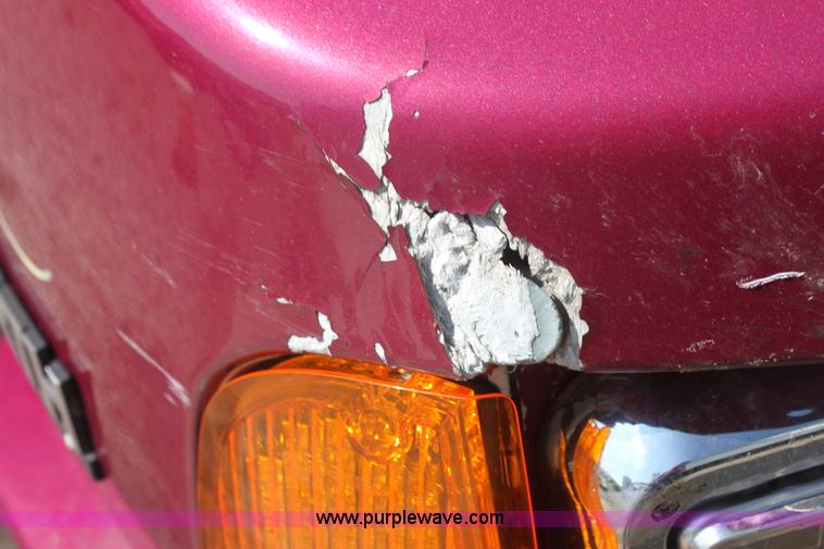 image for item I7407 2006 Kenworth semi truck