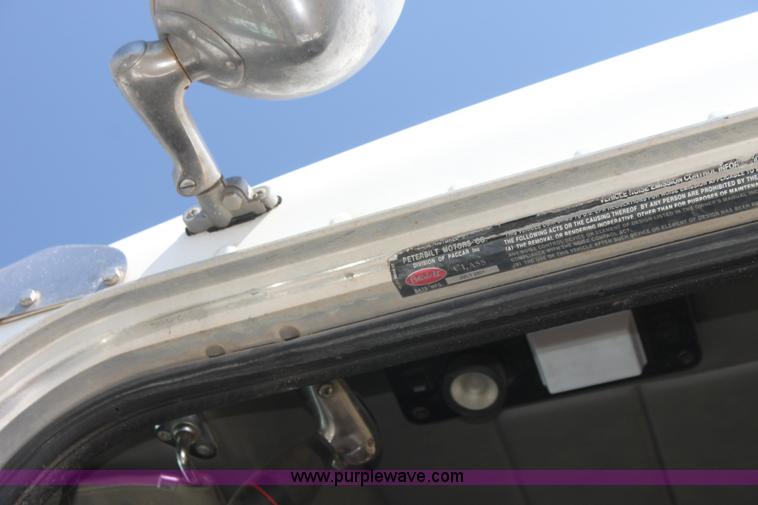 image for item I7428 2002 Peterbilt 378 semi truck