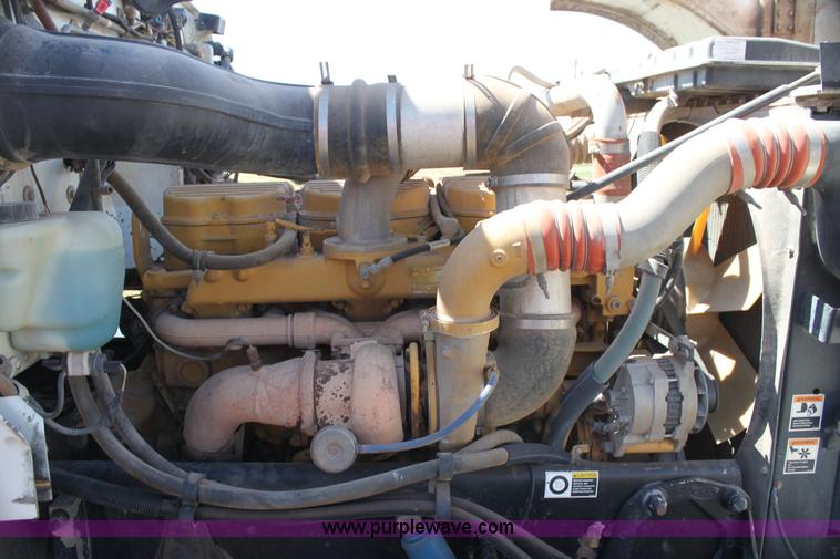 image for item I7428 2002 Peterbilt 378 semi truck