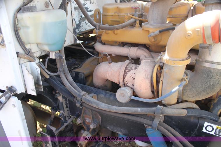 image for item I7428 2002 Peterbilt 378 semi truck