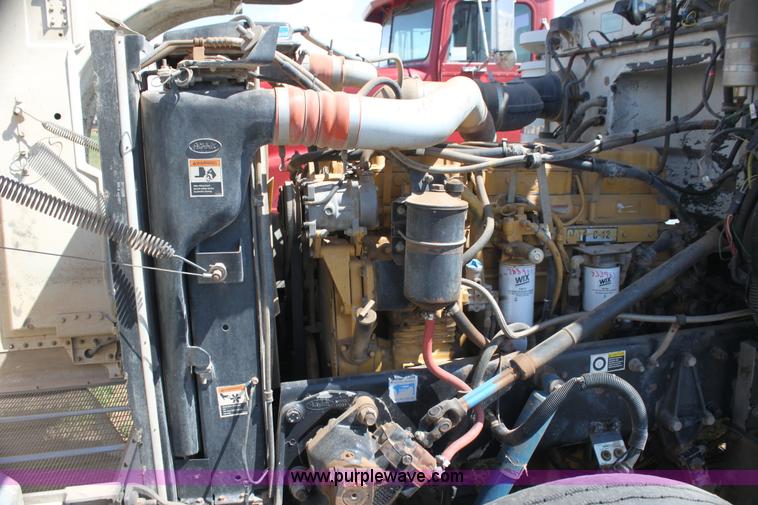 image for item I7428 2002 Peterbilt 378 semi truck