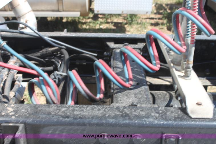 image for item I7428 2002 Peterbilt 378 semi truck