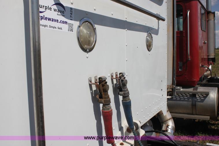 image for item I7428 2002 Peterbilt 378 semi truck