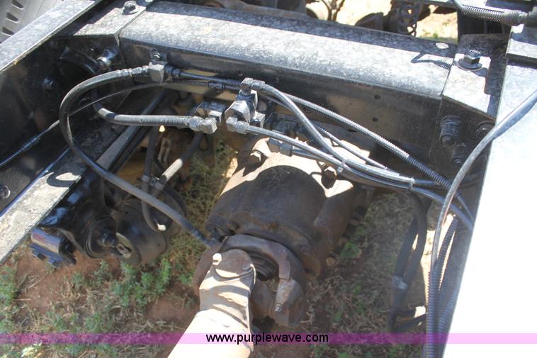 image for item I7428 2002 Peterbilt 378 semi truck