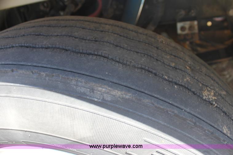 image for item I7428 2002 Peterbilt 378 semi truck