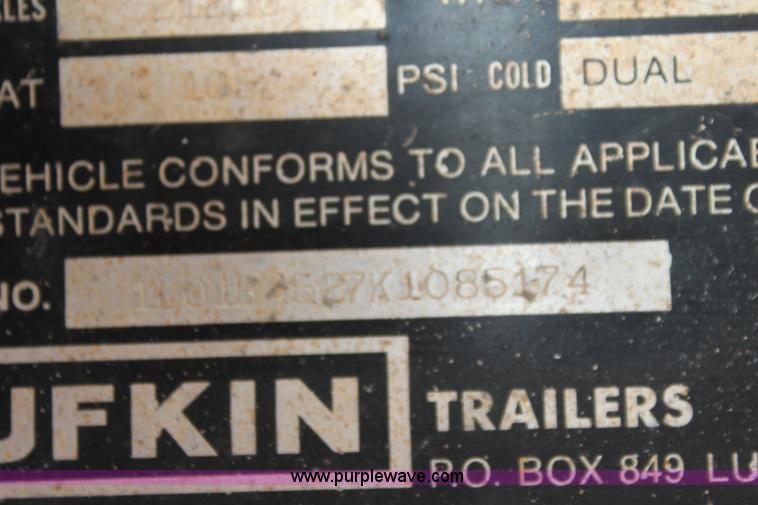 image for item I7465 1989 Lufkin flatbed trailer