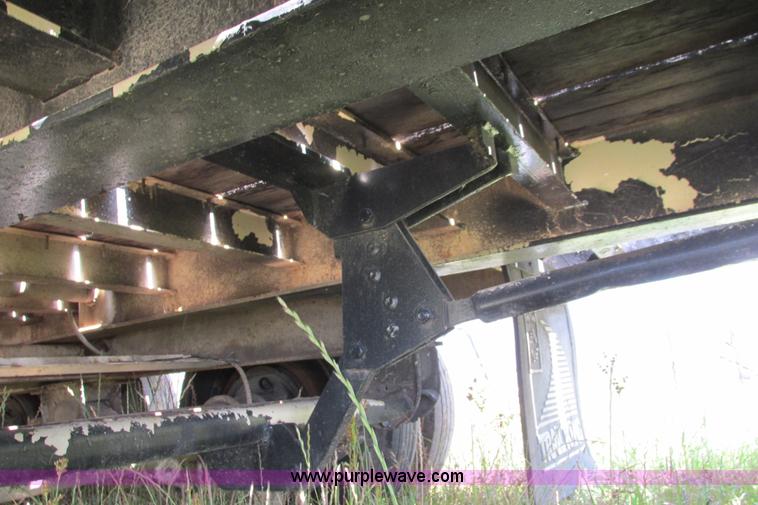 image for item I9636 1997 Trail King TKT32 tilt deck flatbed trailer